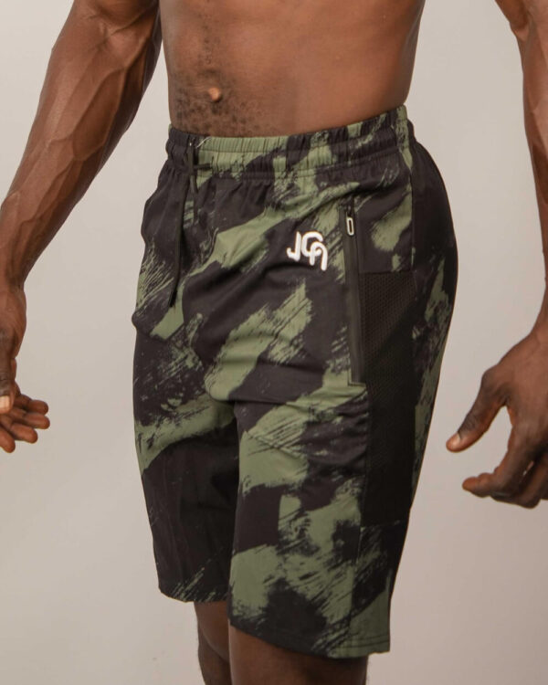 SIGNATURE Collection Zipper Pockets Short
